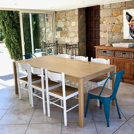 Casa U Maelou فيلة لوميو